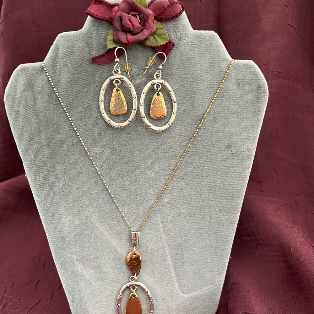 Brighton Jewelry barely used. Necklace and earrings set.